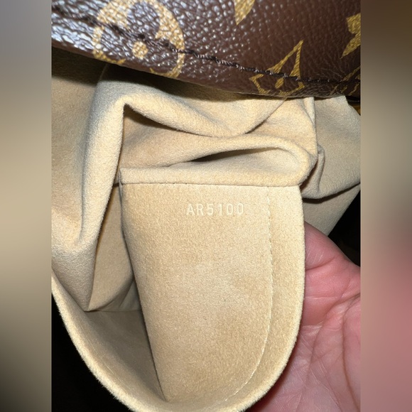 Louis Vuitton Artsy GM - Picture 16 of 16